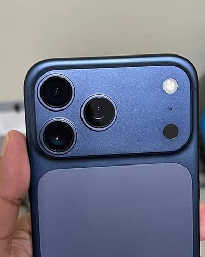 17 Pro max Non PTA Factory Unlock Physical +esim