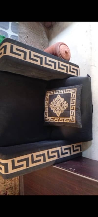 Bilkul new condition 3 sofas set