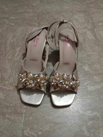 sandal for sale