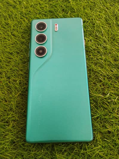 Tecno Camon 40