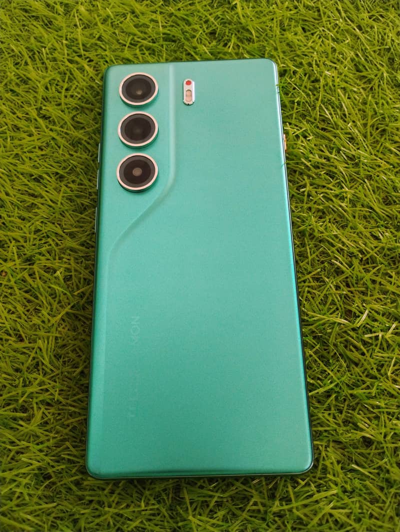 Tecno Camon 40 0