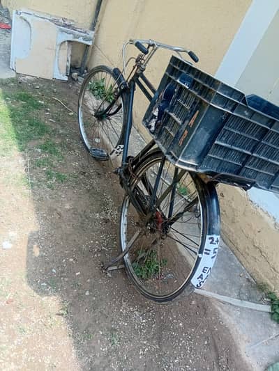 cycle achi condition hai .  sahi chal raha hai sab ok hai .