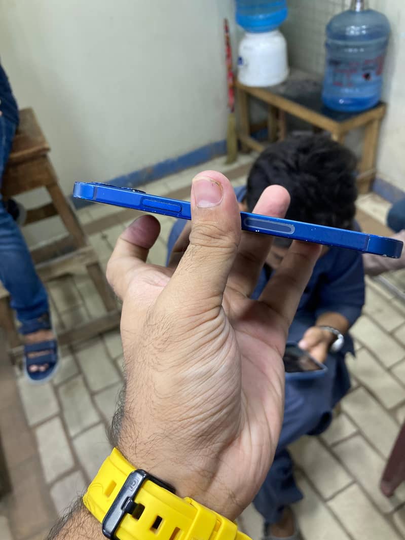 IPhone 12 3