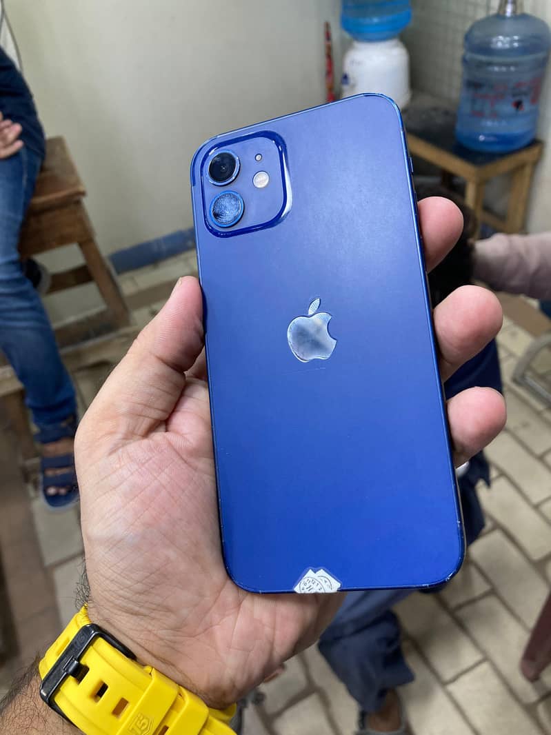 IPhone 12 4