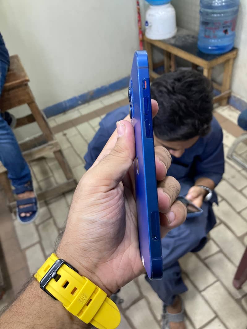 IPhone 12 7