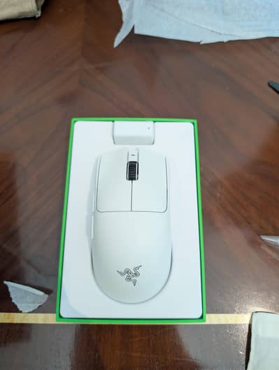 RAZER VIPER V3 PRO WHITE EDITION 10/10