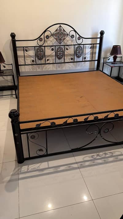 King Bed with side table, mattress and mirror