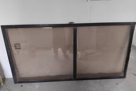 Aluminium sliding door with glass good condition