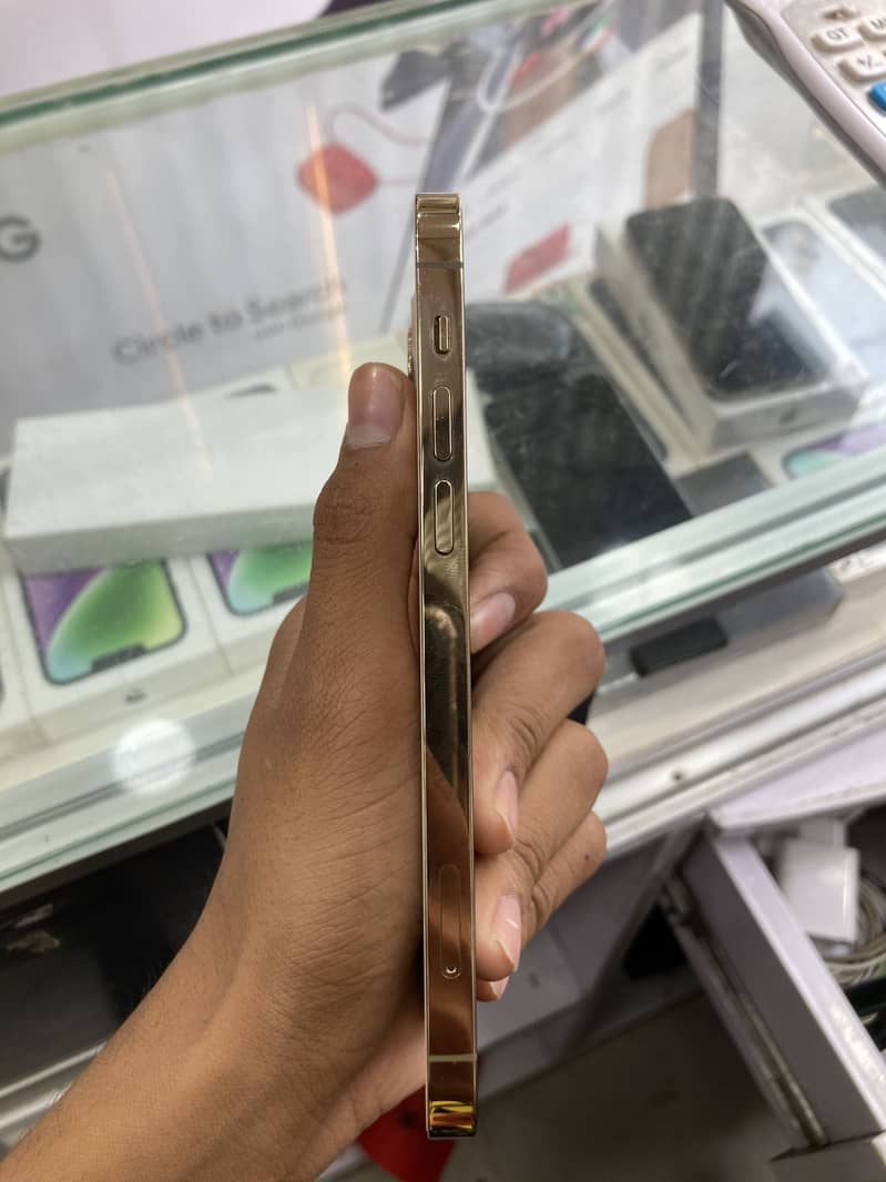 iPhone 12 pro 1