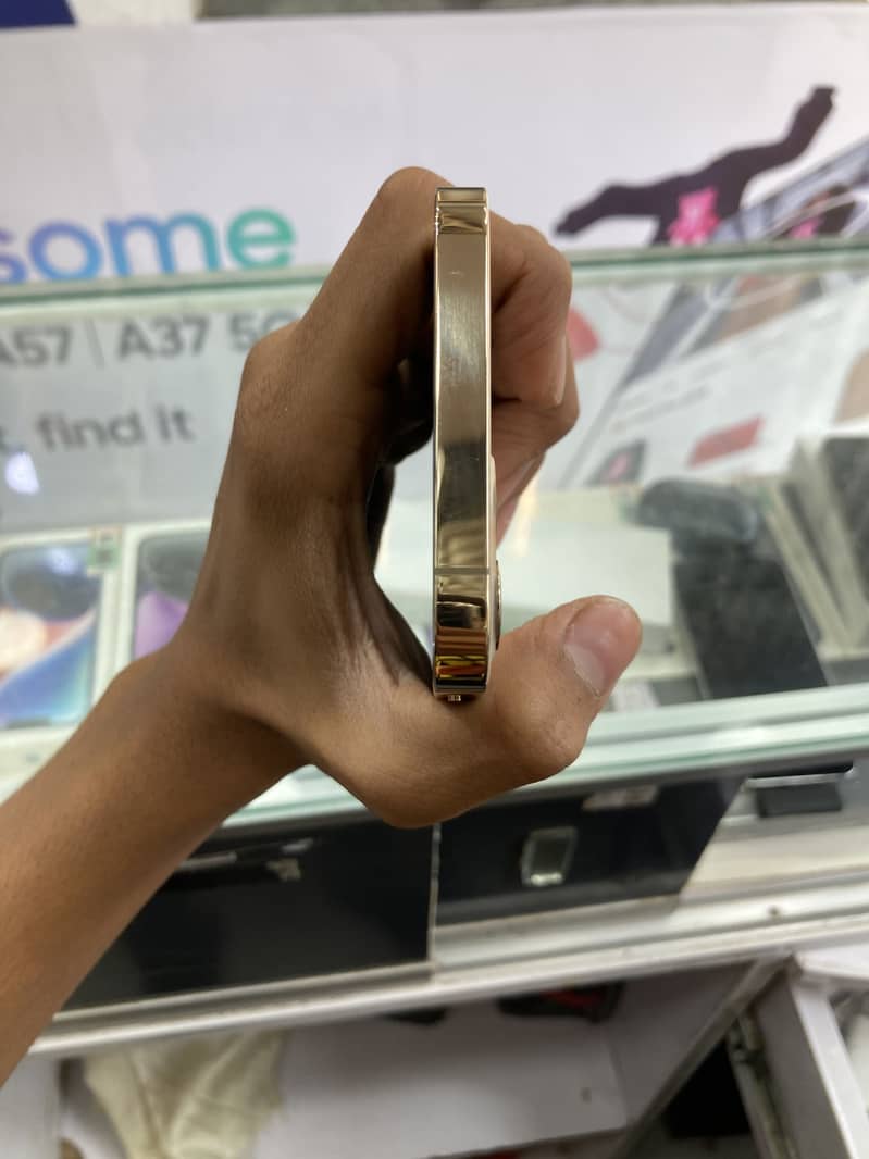 iPhone 12 pro 4