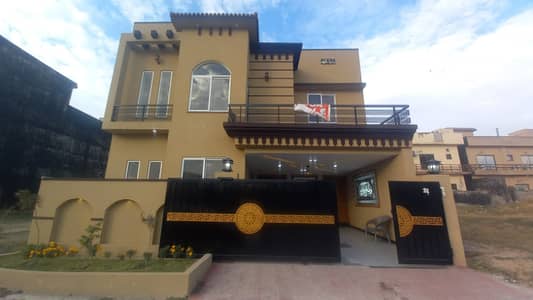 7 MARLA DESIGNER DOUBLE UNIT BOULAWARD HOUSE FOR SALE