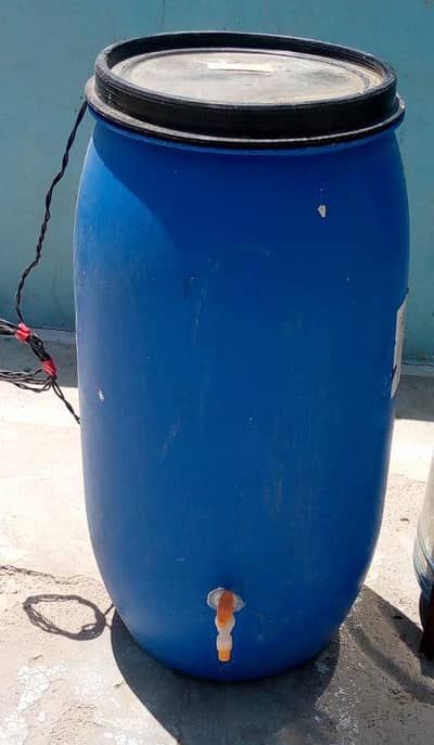 Electric manual plastic Tanki 140 ltrs