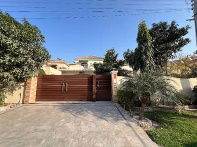 Luxury 1 Kanal Park Facing House Buch Villas