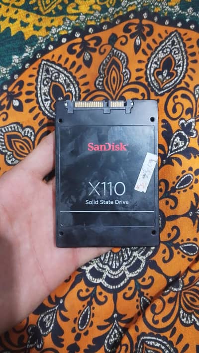 128 GB solid state drive SanDisk X110