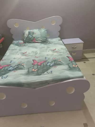 Butterfly Queen Size Bed with mattress