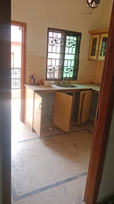 5 marla upper portion for rent in Johar town Lahore