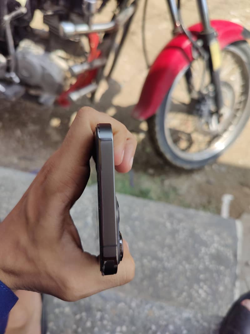 iphone 13 pro max 4