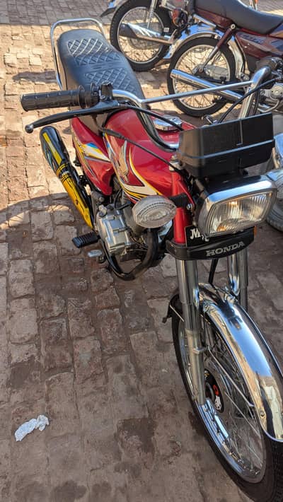 2019/20 model hai all ok hai koi Kam nhi hai bike pr