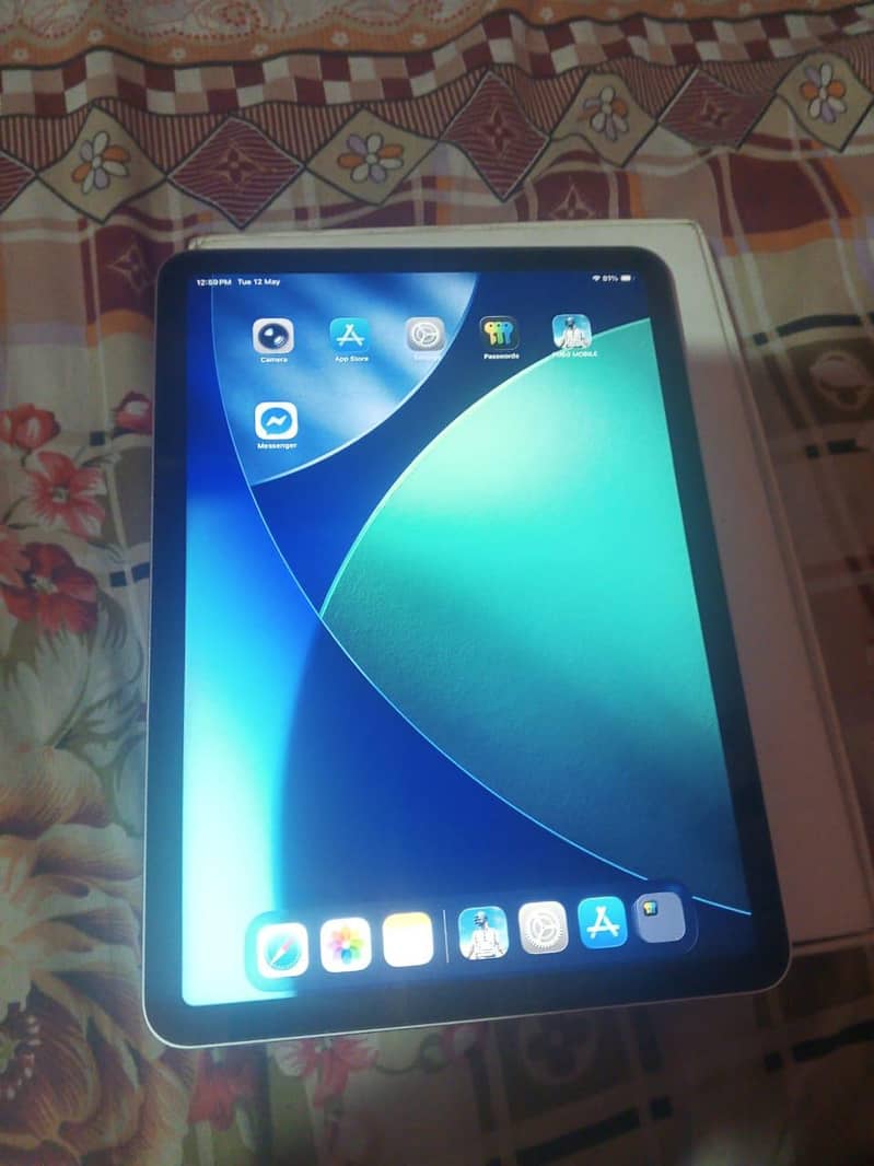 iPad 5th generation  M1 chip 0