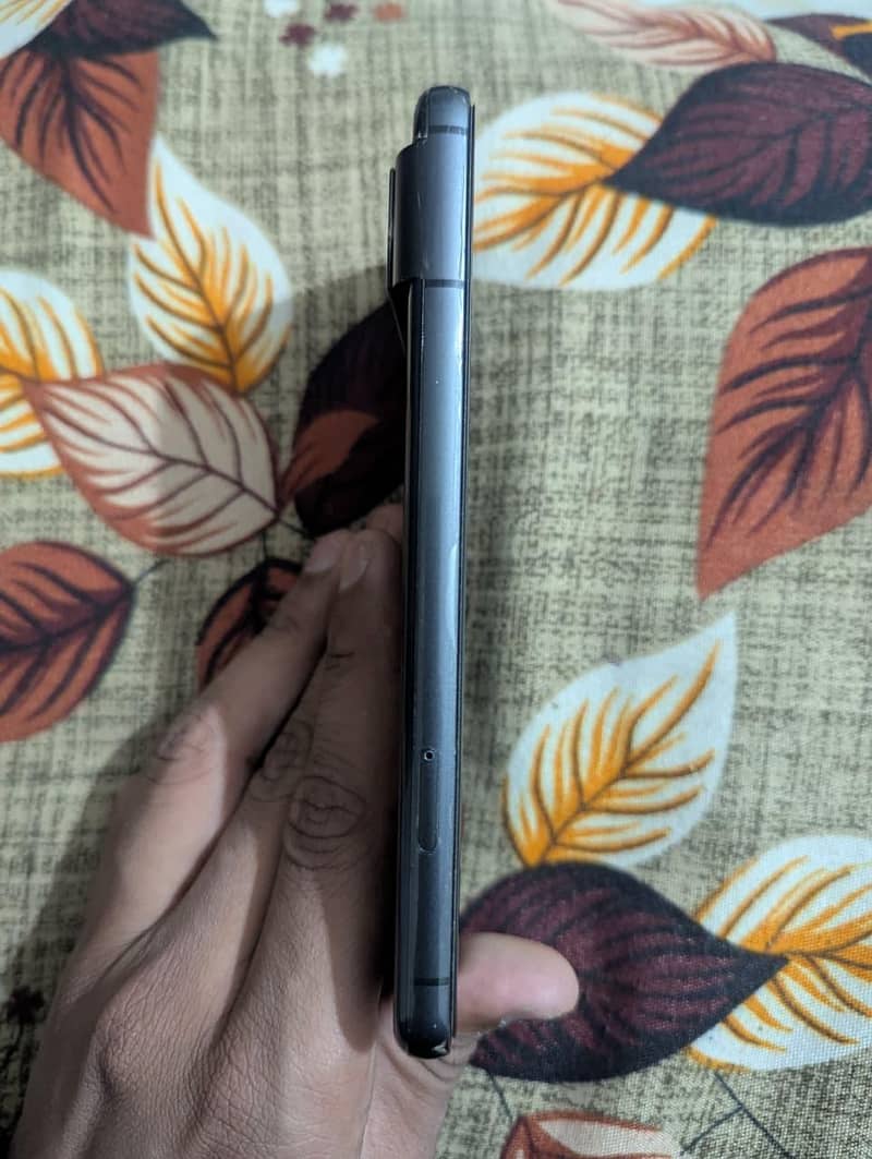 Google Pixel 8 4