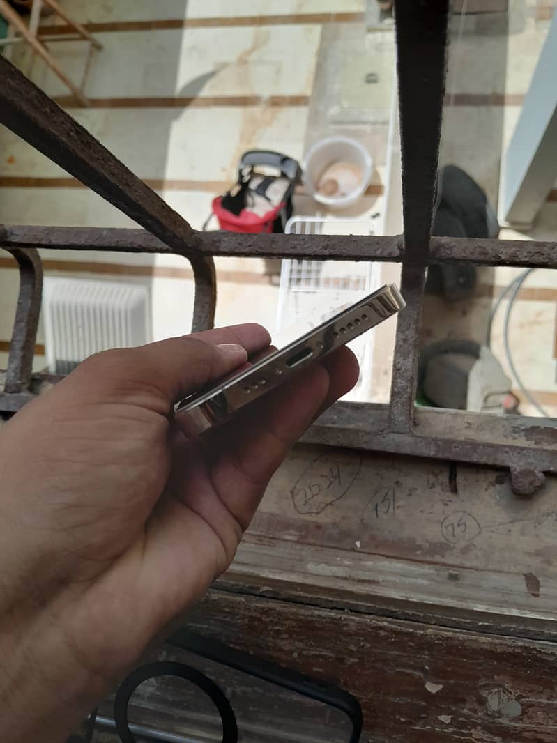 iPhone 12pro jv 4