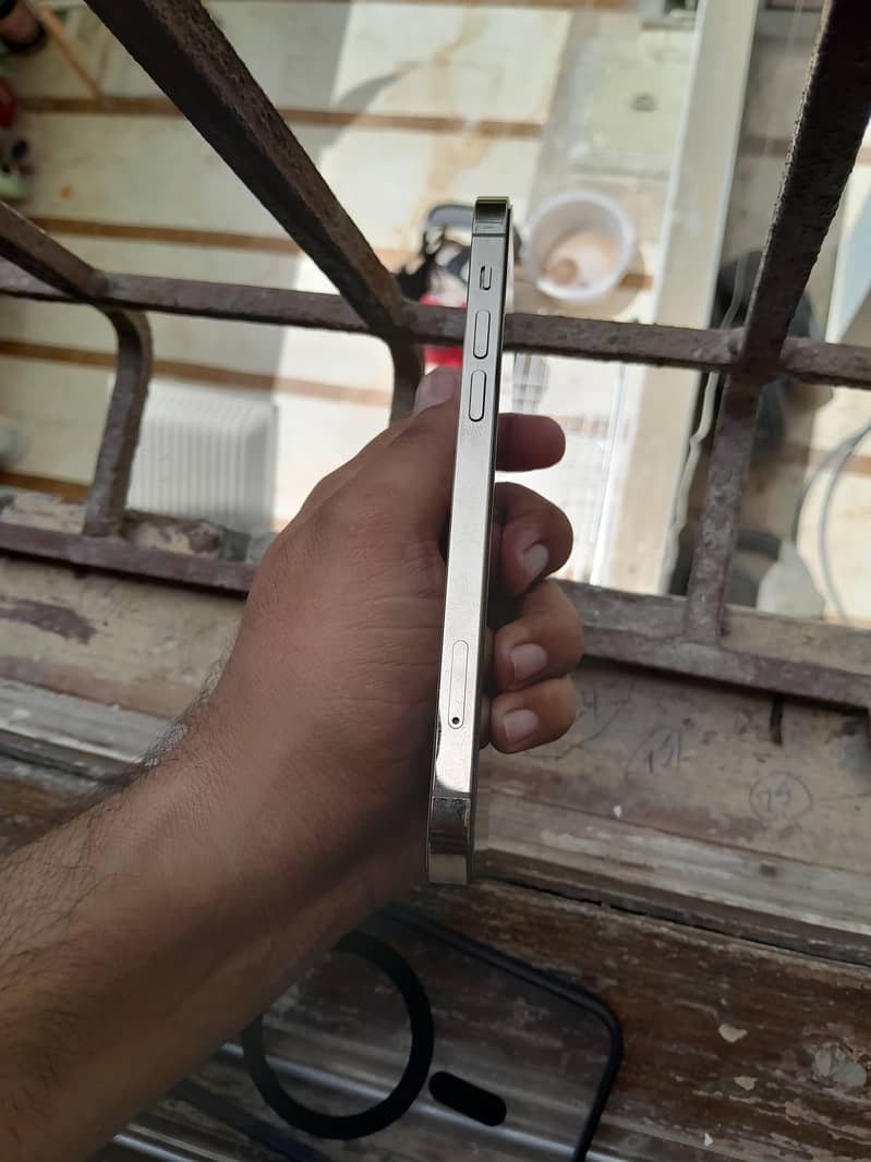 iPhone 12pro jv 6