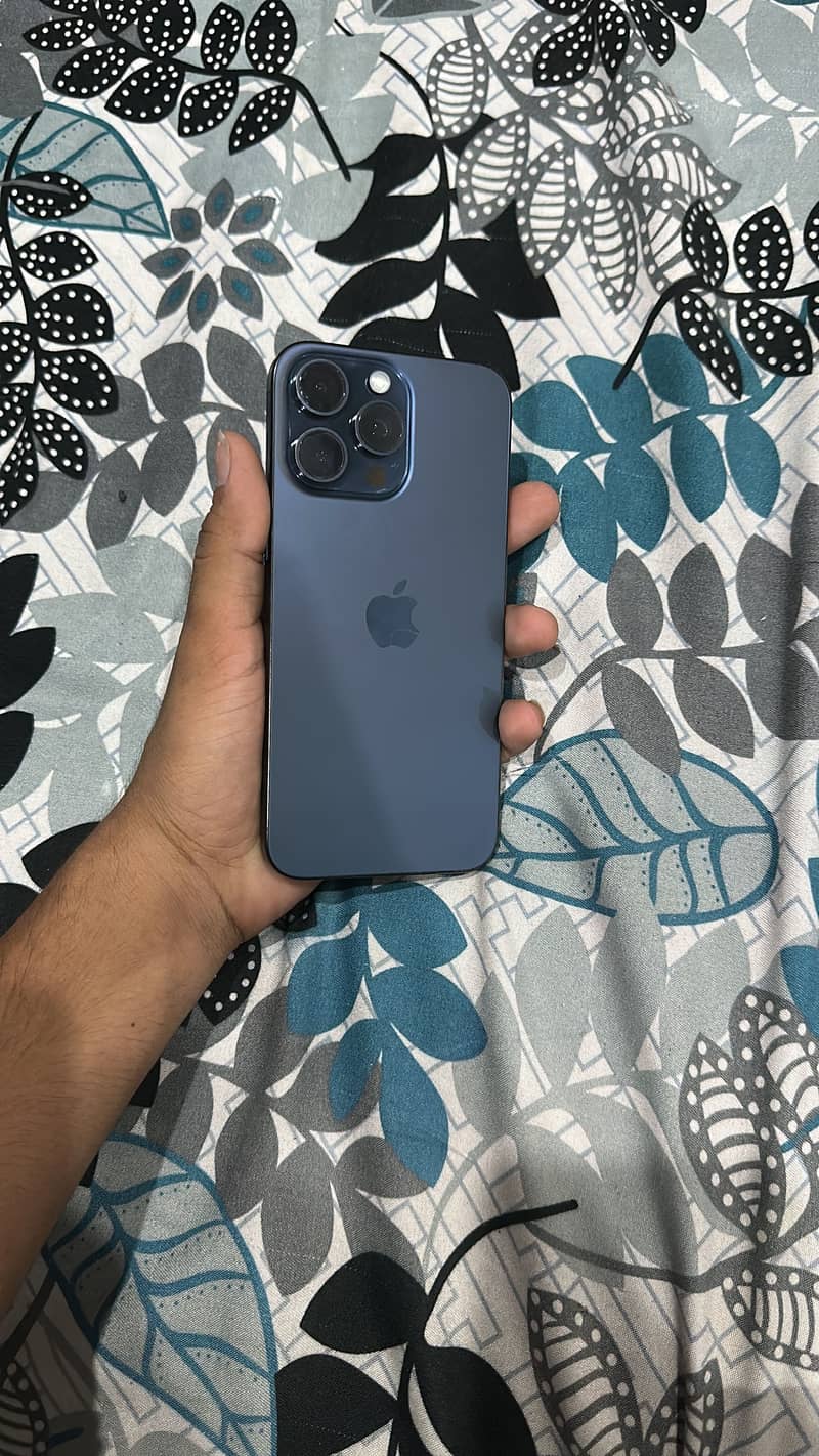 Iphone 15 pro max 3