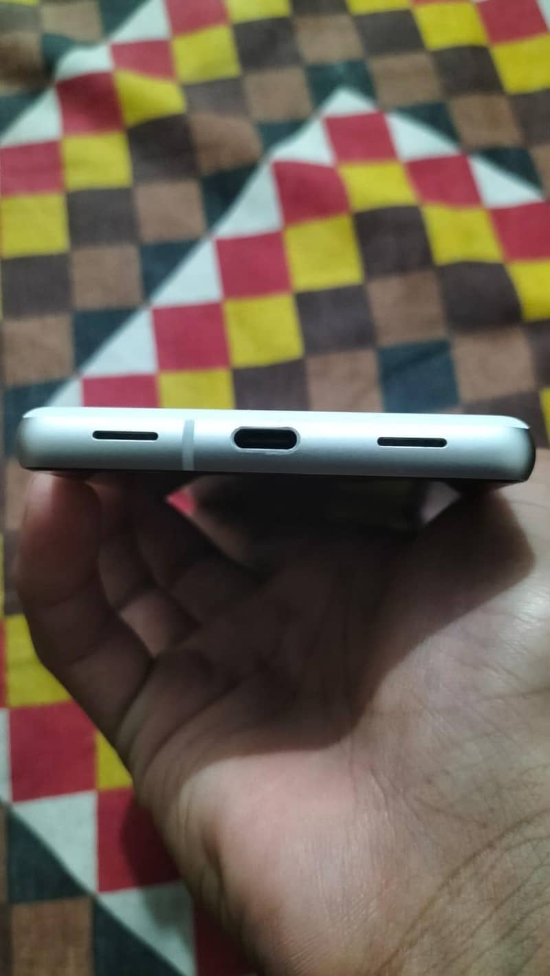 Google pixel 7a 3