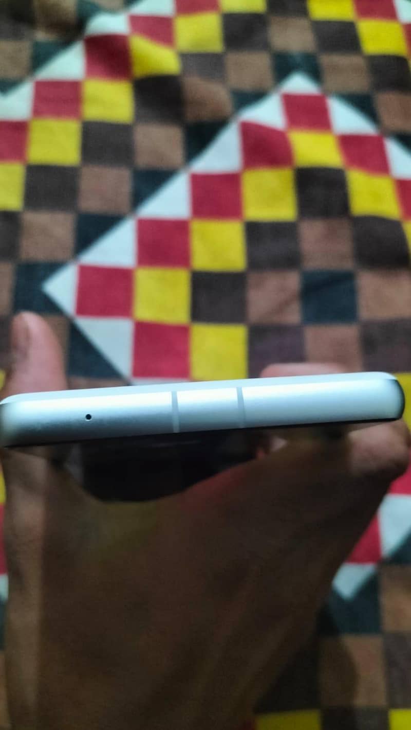 Google pixel 7a 4