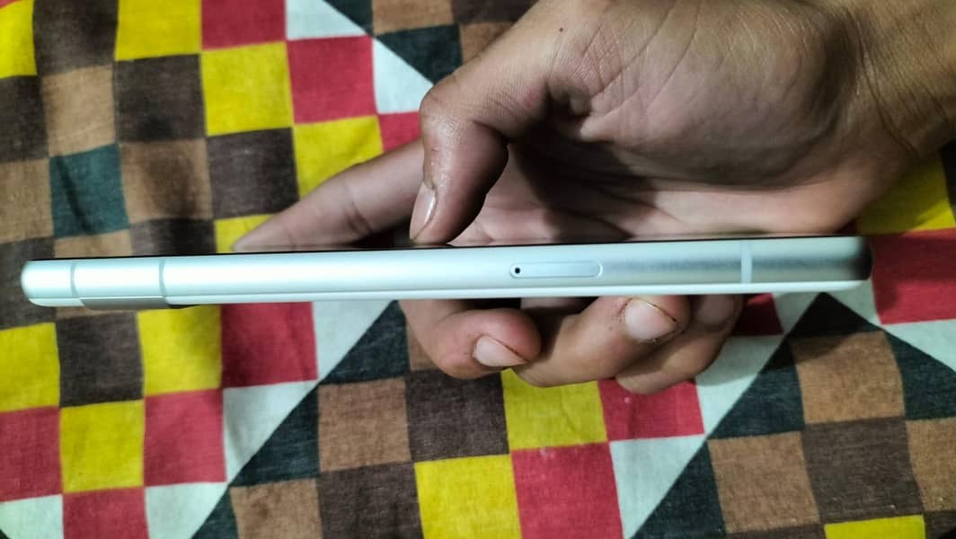 Google pixel 7a 5