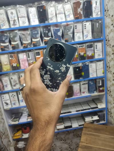 Tecno camon 30