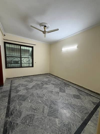 1 Kanal very HOT LOCATION HOUSE IS AVAILABLE FOR RENT IN Wapda TOWN PHASE 1 Block D2.