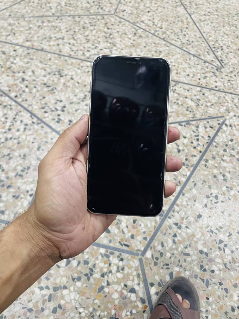 iPhone 11 5