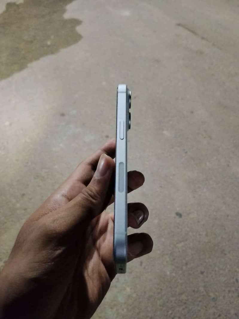 Apple iPhone 15 3