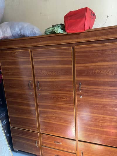 ALMARI WARDROBE