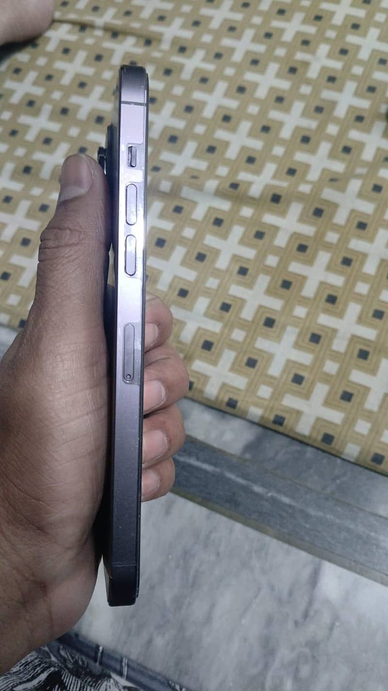 14 PRO MAX IPHONE 4