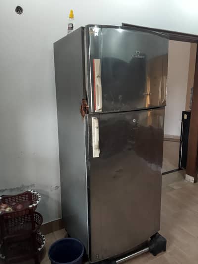 Dawlance used fridge Cool chilled no problem in Colling 100 per