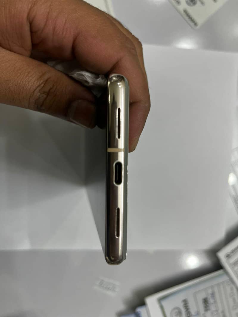 Google pixel 7pro 4