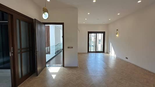 LUXURY 500 SQ YD OLD HOUSE PHASE 6 PRIME LOCATION