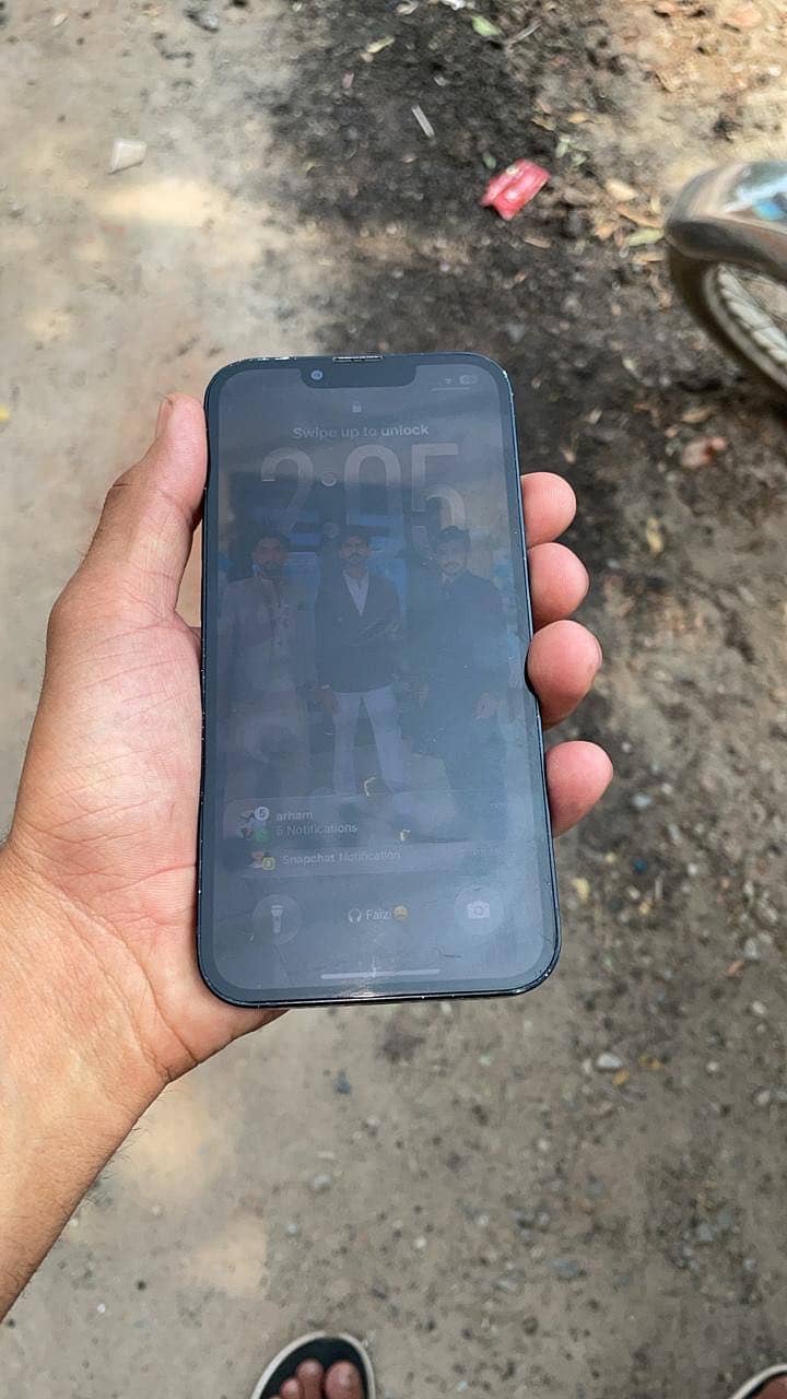 iPhone 13 3