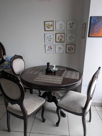 4 Seater dinning table