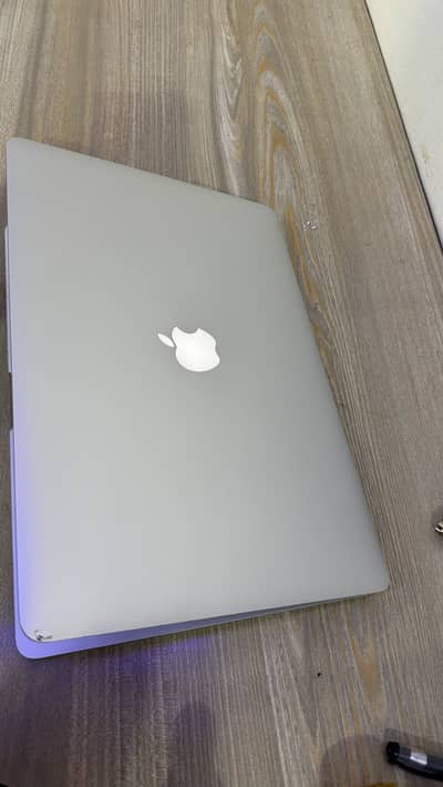 Apple Macbook pro 2015