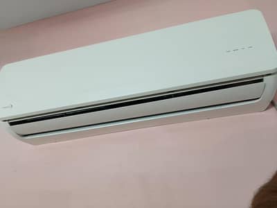 yonan A. C 1.5 ton new condition
