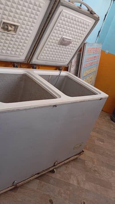 Dawlance deep freezer