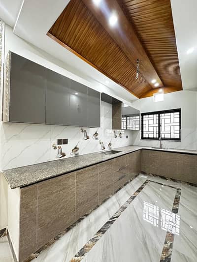 HOUSE FOR SALE IN EDEN RESIDENCIA SOCIETY COLLEGE ROAD LHR