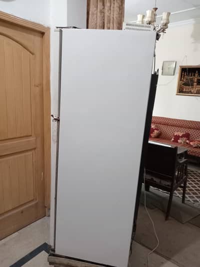 dawlance refrigater for sale good condition  everything is working