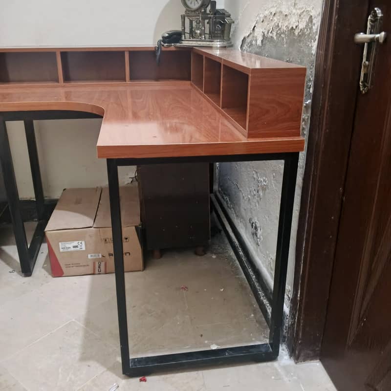 study/ side table 2