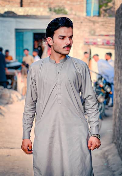 need job muja job chya Lahore ma