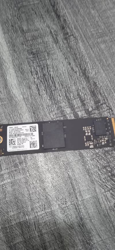 Samsung 256 GB nvme gen4x4 m. 2 ssd–windows 11 installed