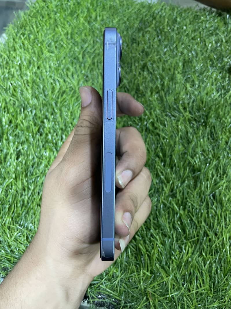 iPhone 14 4